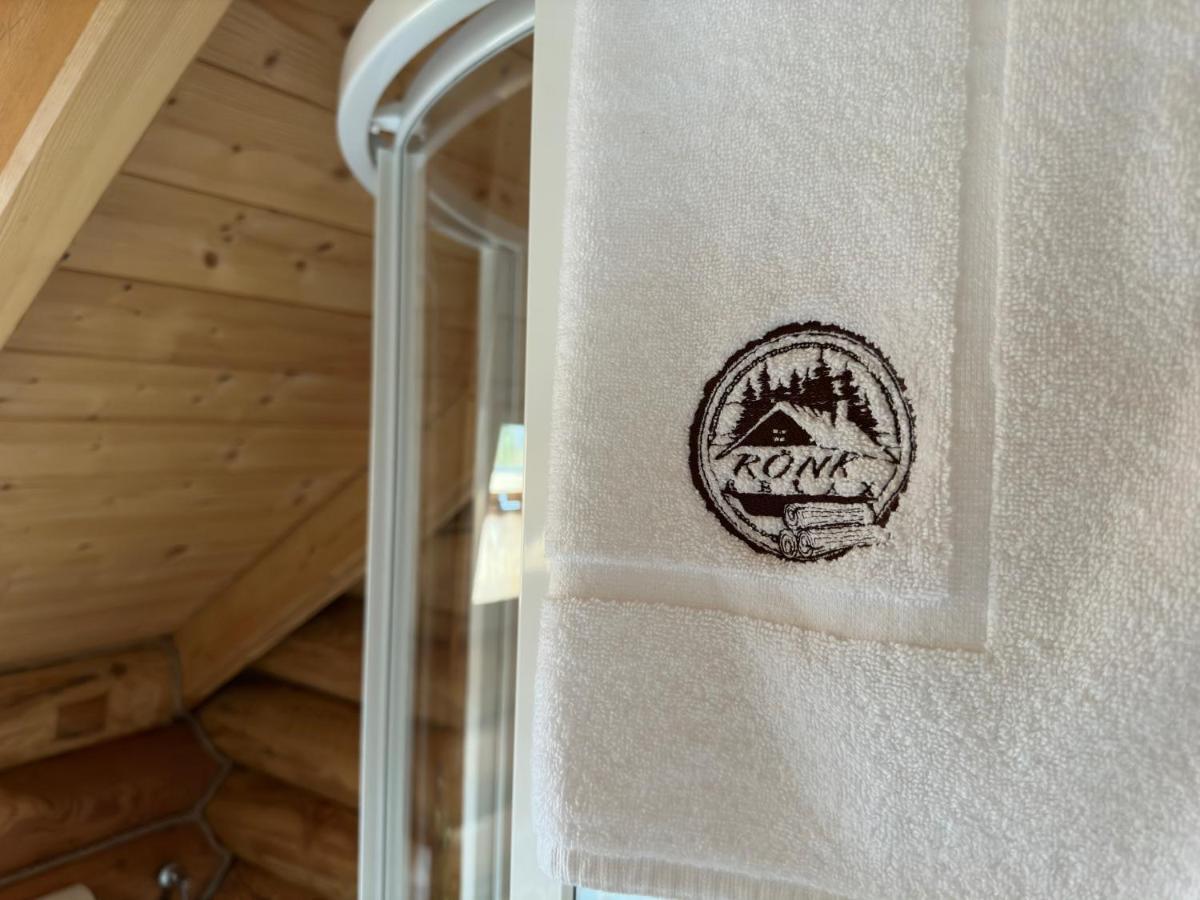 Roenk Relax Apartment Miskolc Bagian luar foto