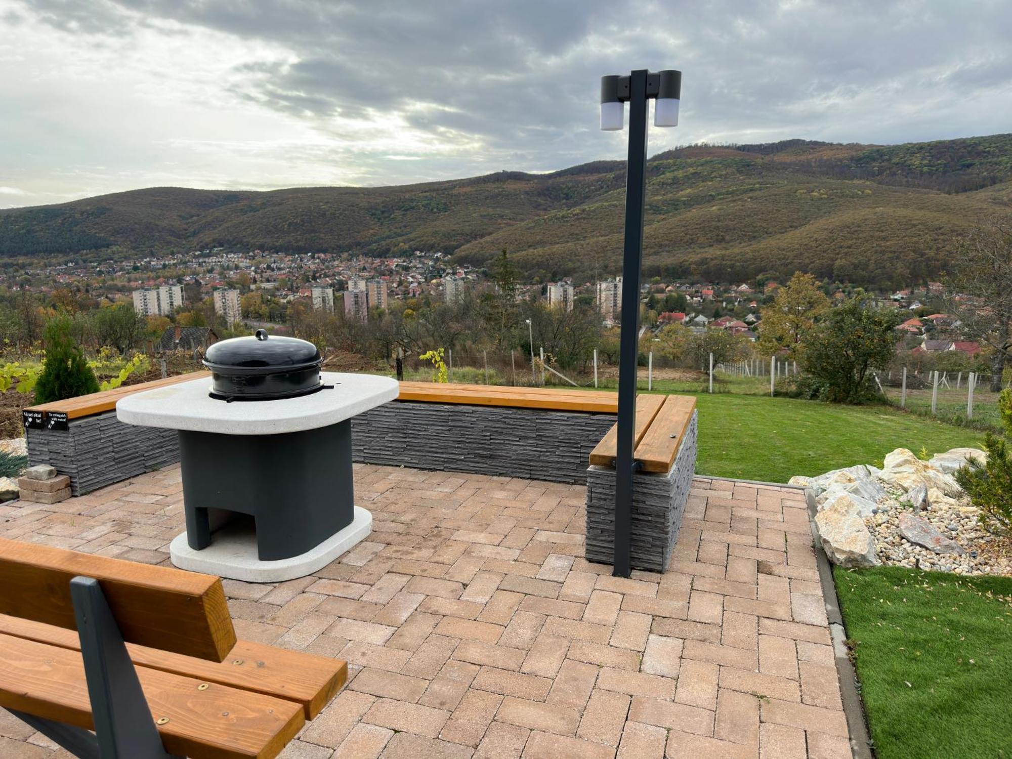 Roenk Relax Apartment Miskolc Bagian luar foto